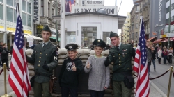 (2013-09) Berlin - 10 - ChechPoint Charlie